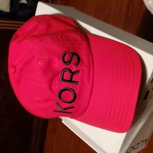Face cap michael kors  new with  no tag